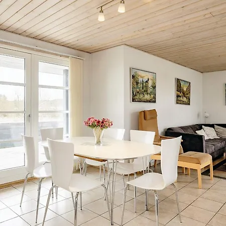Three-bedroom In 31 Casa vacanze