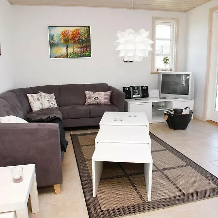 Holiday home Three-bedroom In 31